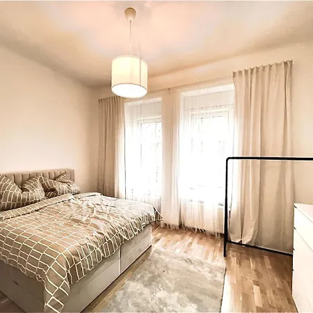 Modern New Eggenberg 1b غراتس