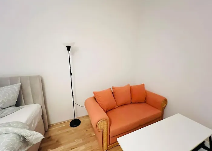 Modern New Eggenberg 1b 公寓