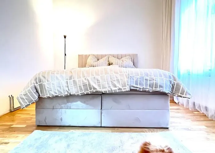 Modern New Eggenberg 1b شقة *